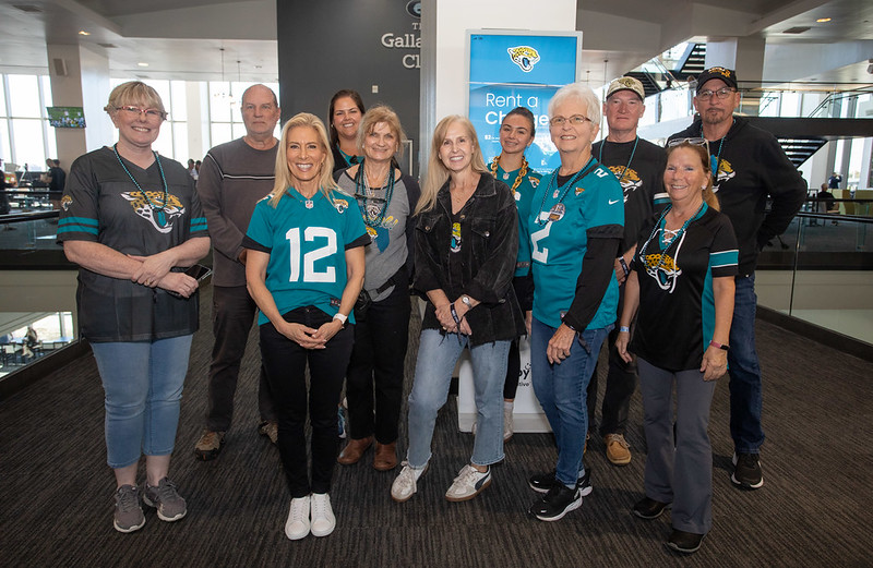 Litter League Winners group photo with the mayor