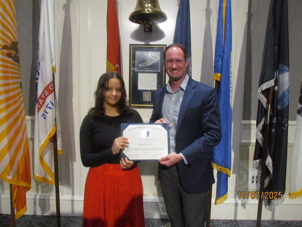 Page Program participant Sarieliz Alvarez an CM Joe Carlucci on October 7, 2025 at the Land Use & Zoning Committee meeting.