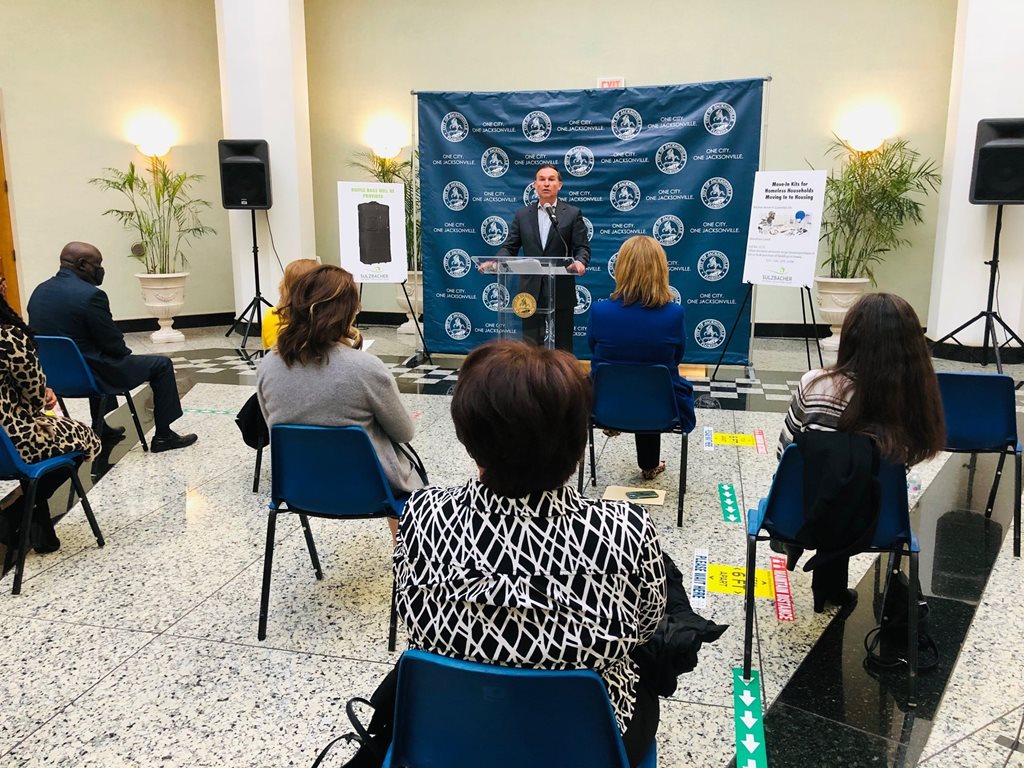Mayor addressing crowd at Pathways to Home press conference