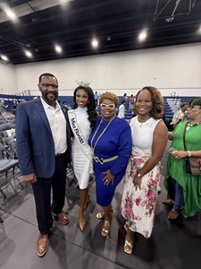 Reggie-Blount,-Miss-Florida-Paris-Richardson,-CM-Pittman-Ms-Richardson-enjoying-Ribault-Ribbon-Cutting-Ceremony.jpg