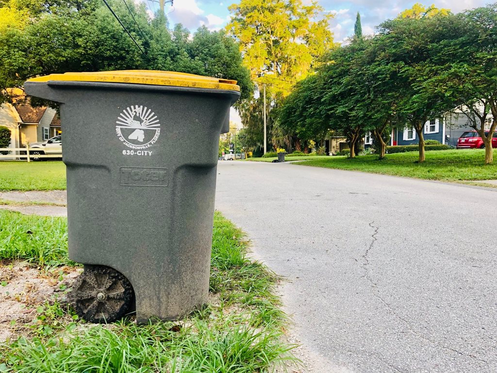 recycling can